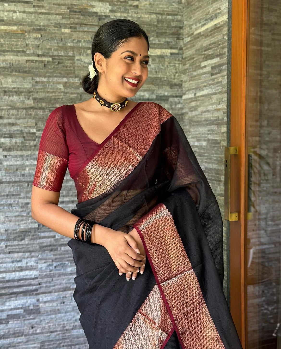 Runglory Elegant Black Banarasi Silk Saree with Gold and Maroon Accents-Minimum Qty -10 Pic