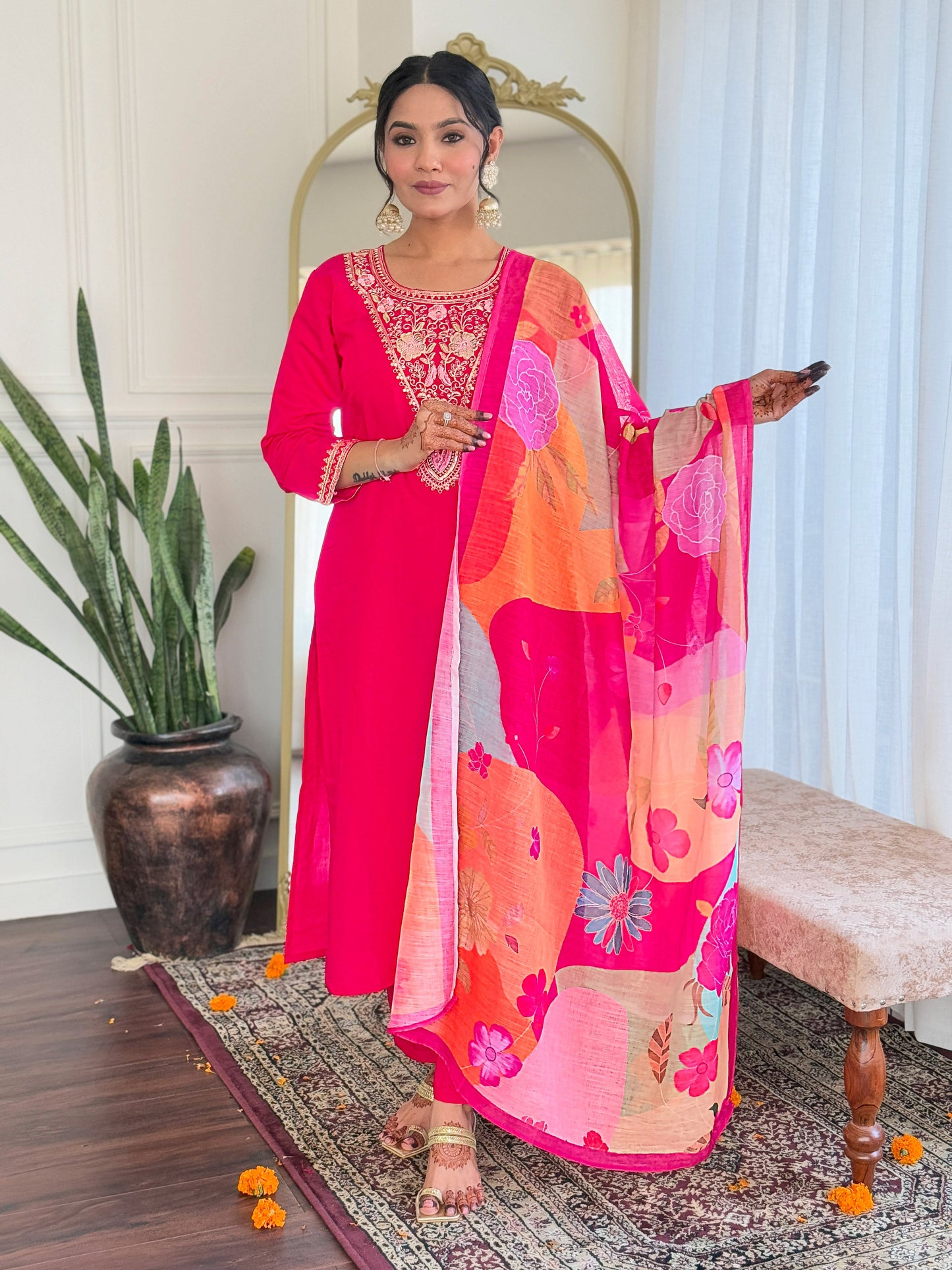 Women's Viscose Chanderi Embroidered Straight Kurta with Viscose Chanderi Pant And Linen Printed Dupatta Sets-Minimum Qty -10 Pic