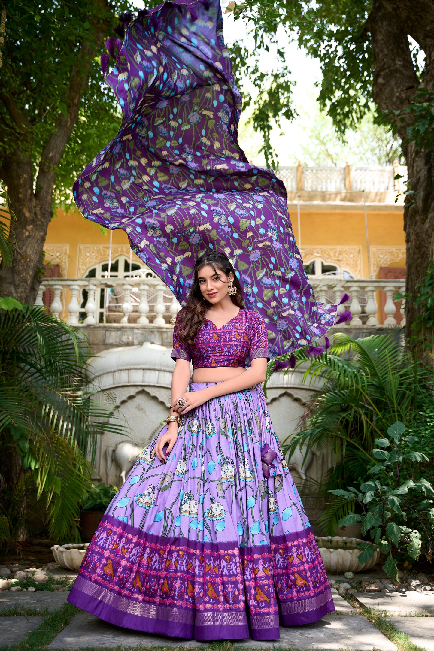 PhoolKari Lehenga Set – Patola Prints with Foil Glow And Lace Finish-Minimum Qty -10 Pic
