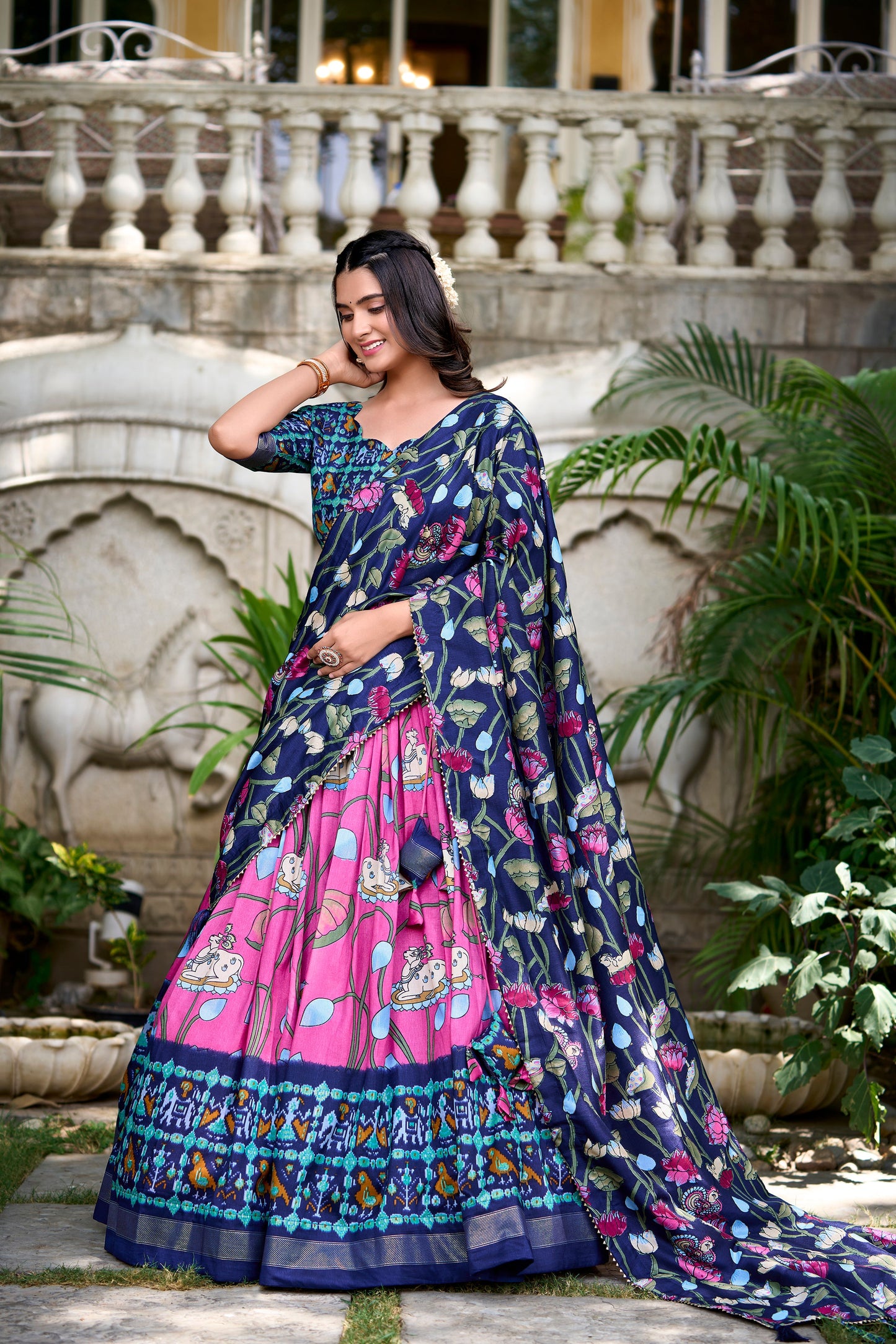 PhoolKari Lehenga Set – Patola Prints with Foil Glow And Lace Finish-Minimum Qty -10 Pic