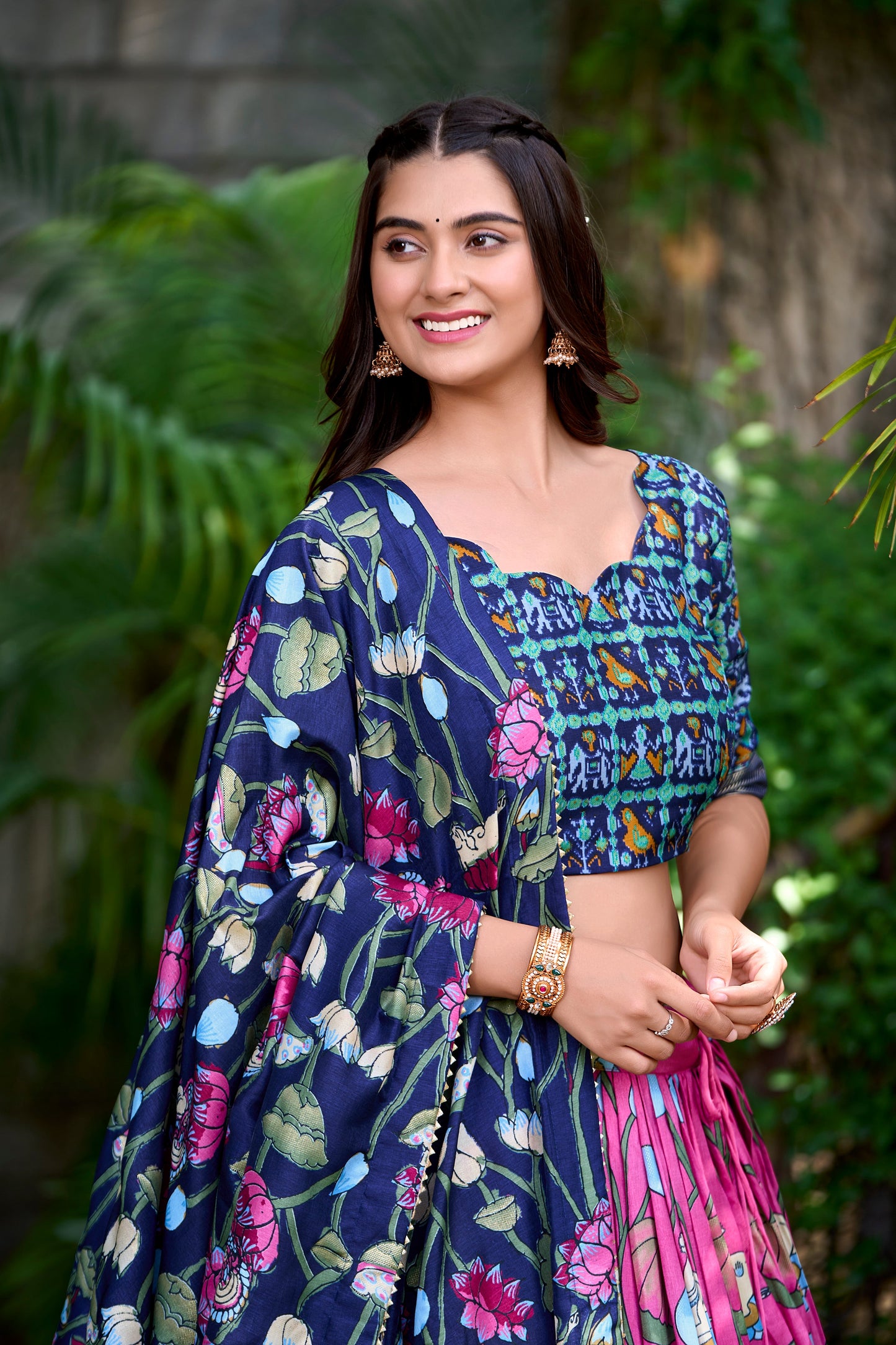 PhoolKari Lehenga Set – Patola Prints with Foil Glow And Lace Finish-Minimum Qty -10 Pic