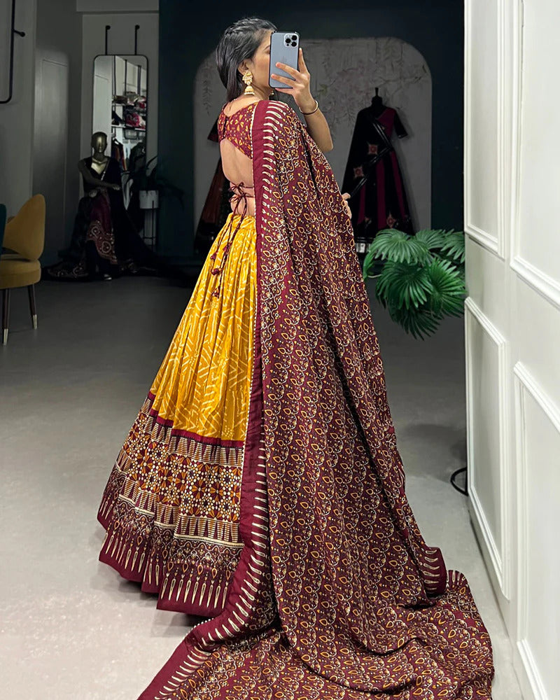 BhavyaKari Lehenga – Regal Prints with Foil And Lace Luxe-Minimum Qty -10 Pic