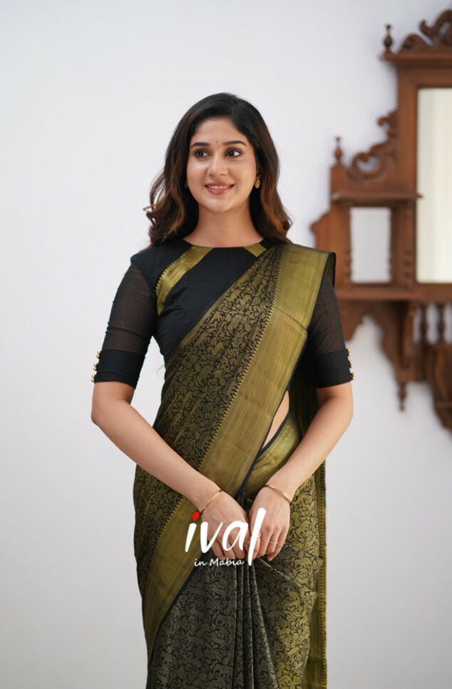Banarasi Royale: Rich Banarasi Silk Saree with Seamless Jacquard Weave