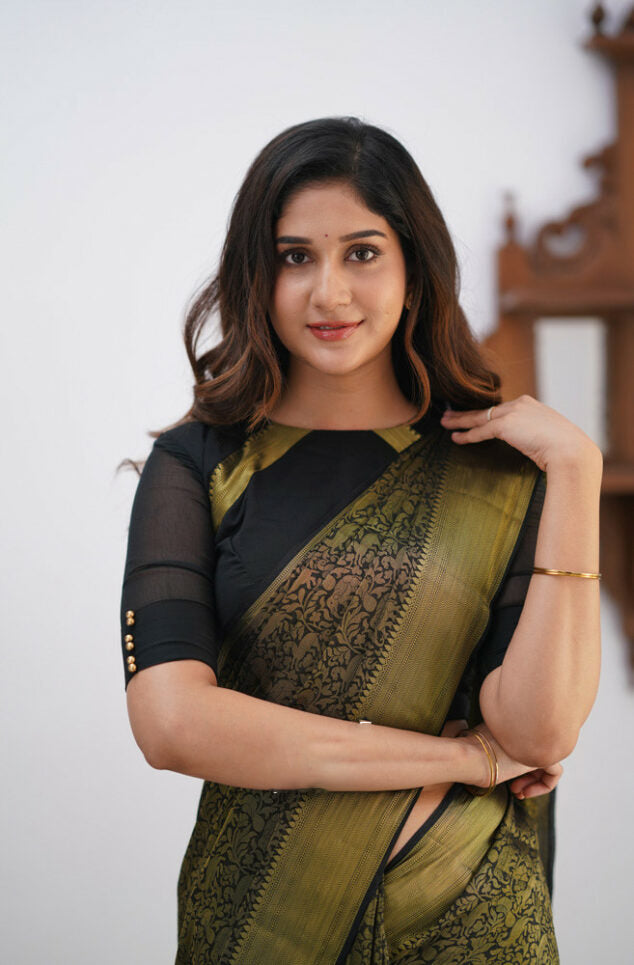 Banarasi Royale: Rich Banarasi Silk Saree with Seamless Jacquard Weave