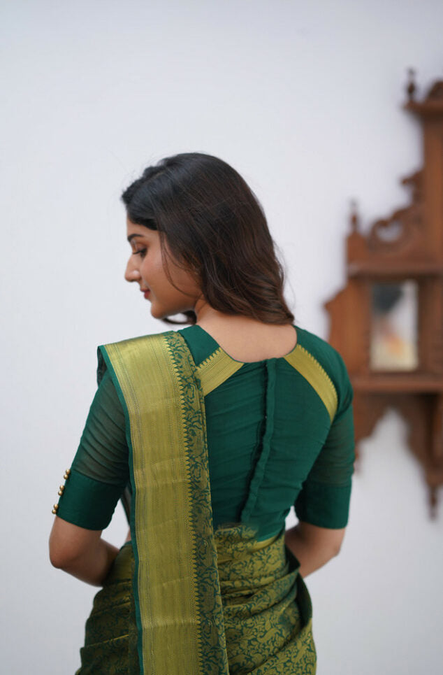 Banarasi Royale: Rich Banarasi Silk Saree with Seamless Jacquard Weave