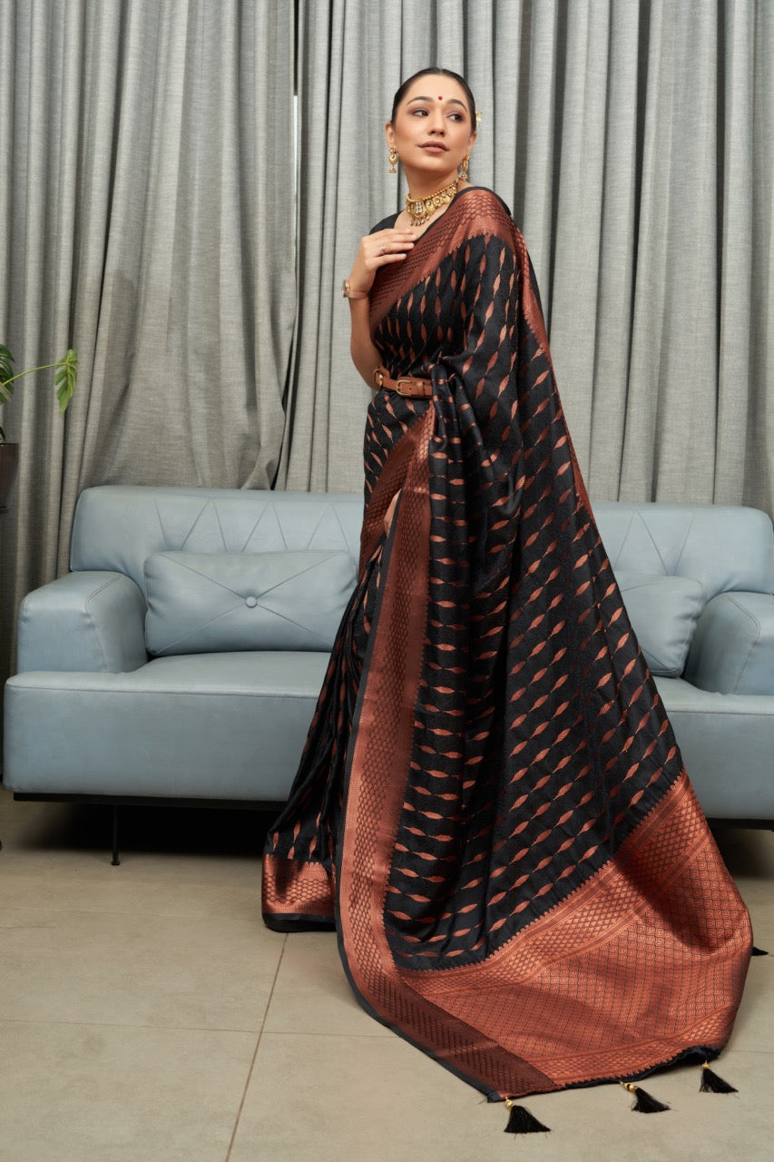 ShaadiShine: Banarasi Silk Saree with Attractive Jacquard for Wedding Glam-Minimum Qty -10 Pic