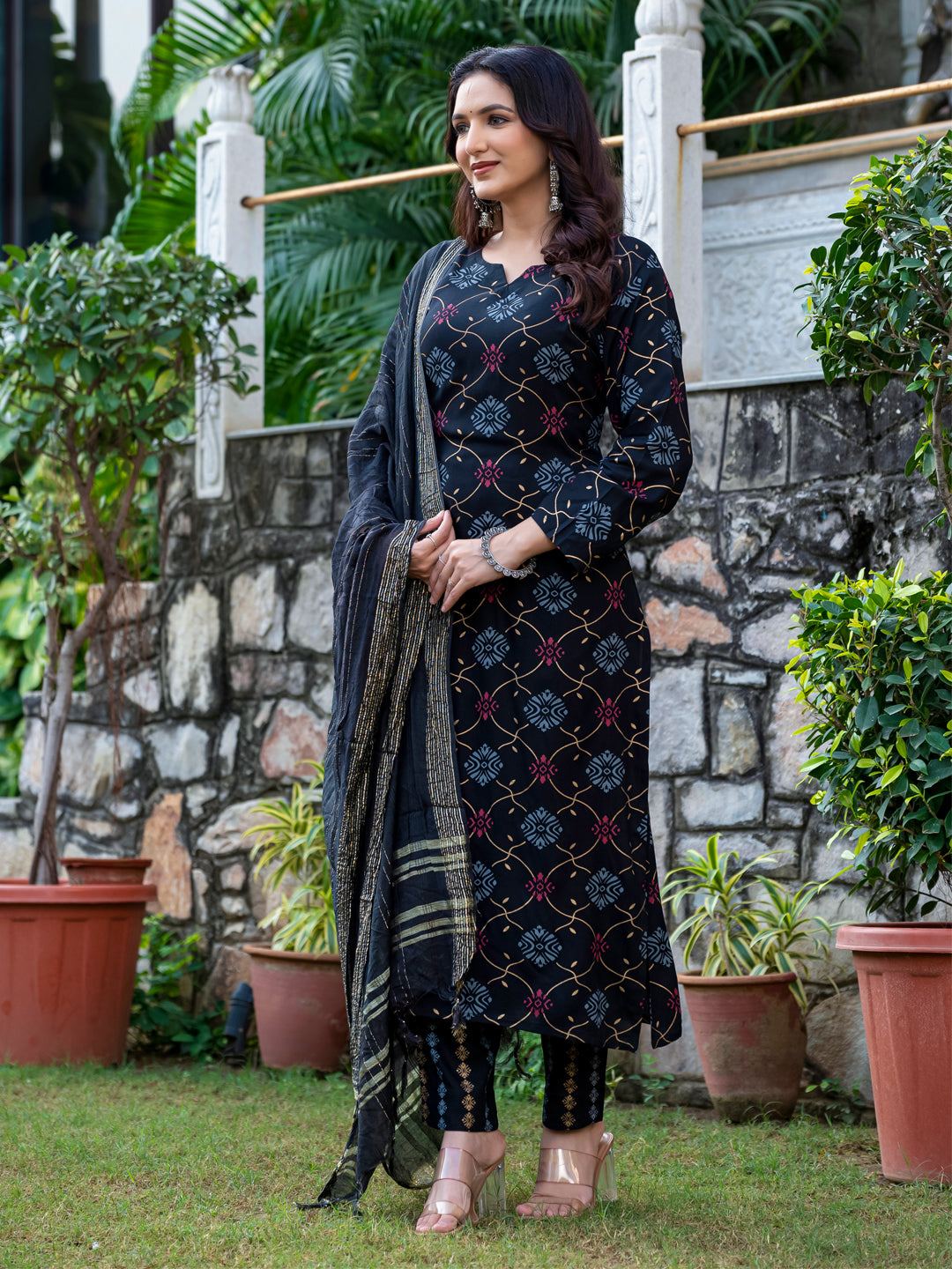 Chic Ethnic Kurti Suit Set with Trendy Dupatta