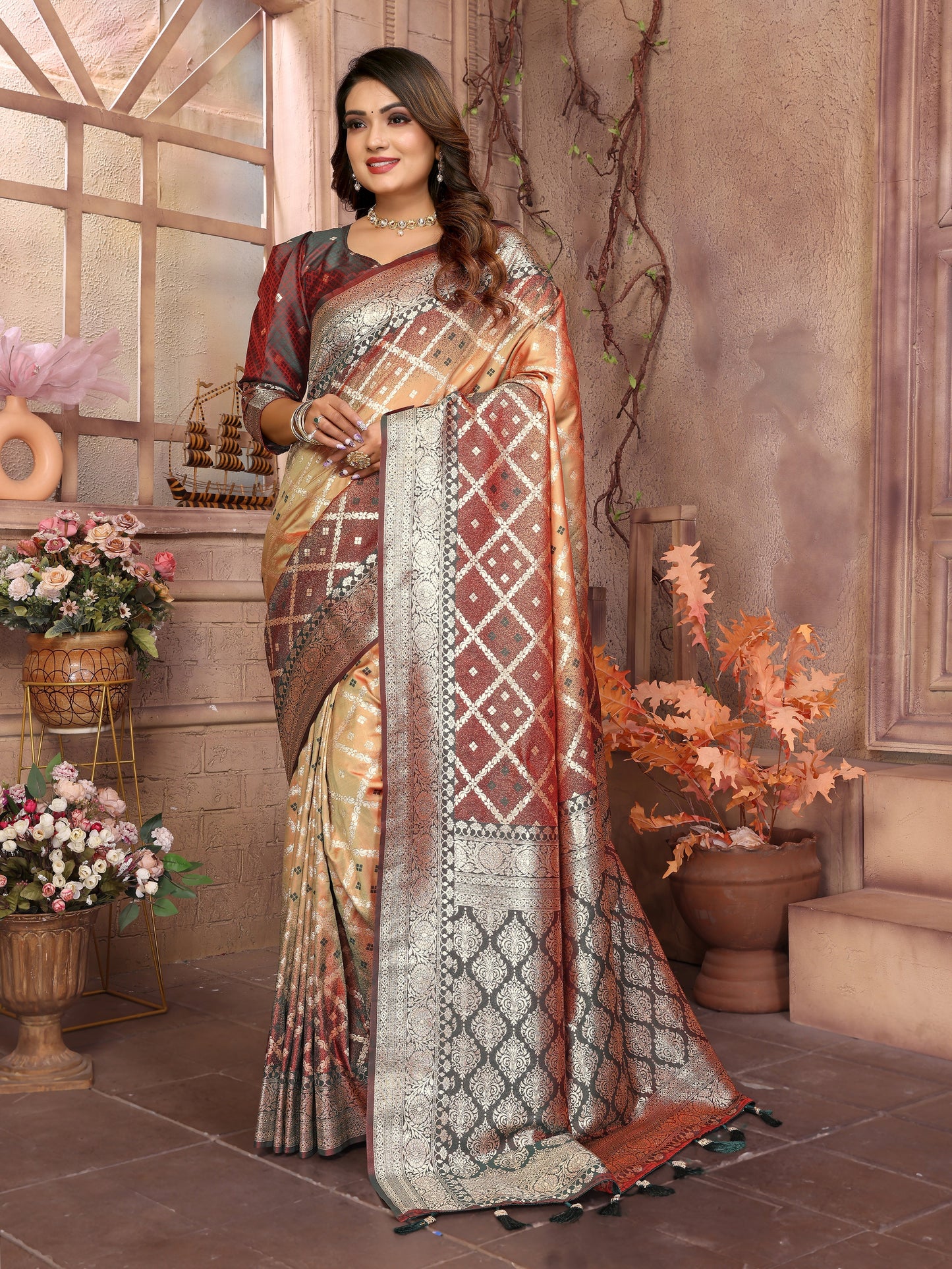 Runglory Opulent Silk Saree with Intricate Design-Minimum Qty -10 Pic
