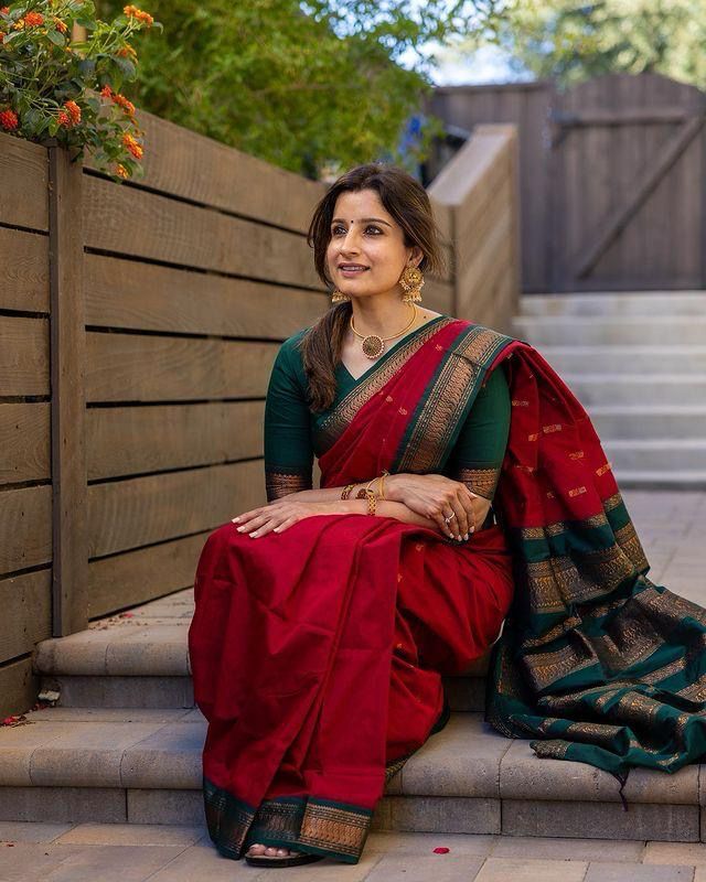 Turn Heads: Silk Saree with Bold Jacquard Border Magic-Minimum Qty -10 Pic