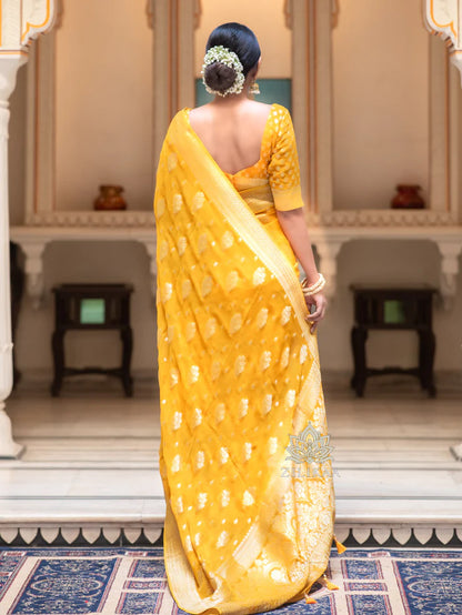 Drape And Dominate - Silk Saree with Luxe Jacquard Game-Minimum Qty -10 Pic