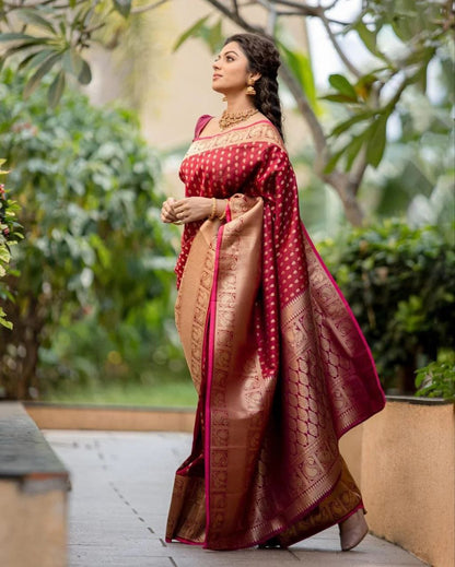 Slay the Function: Trendy Silk Saree with Jacquard Edge-Minimum Qty -10 Pic