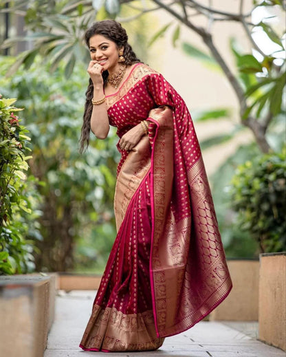 Slay the Function: Trendy Silk Saree with Jacquard Edge-Minimum Qty -10 Pic
