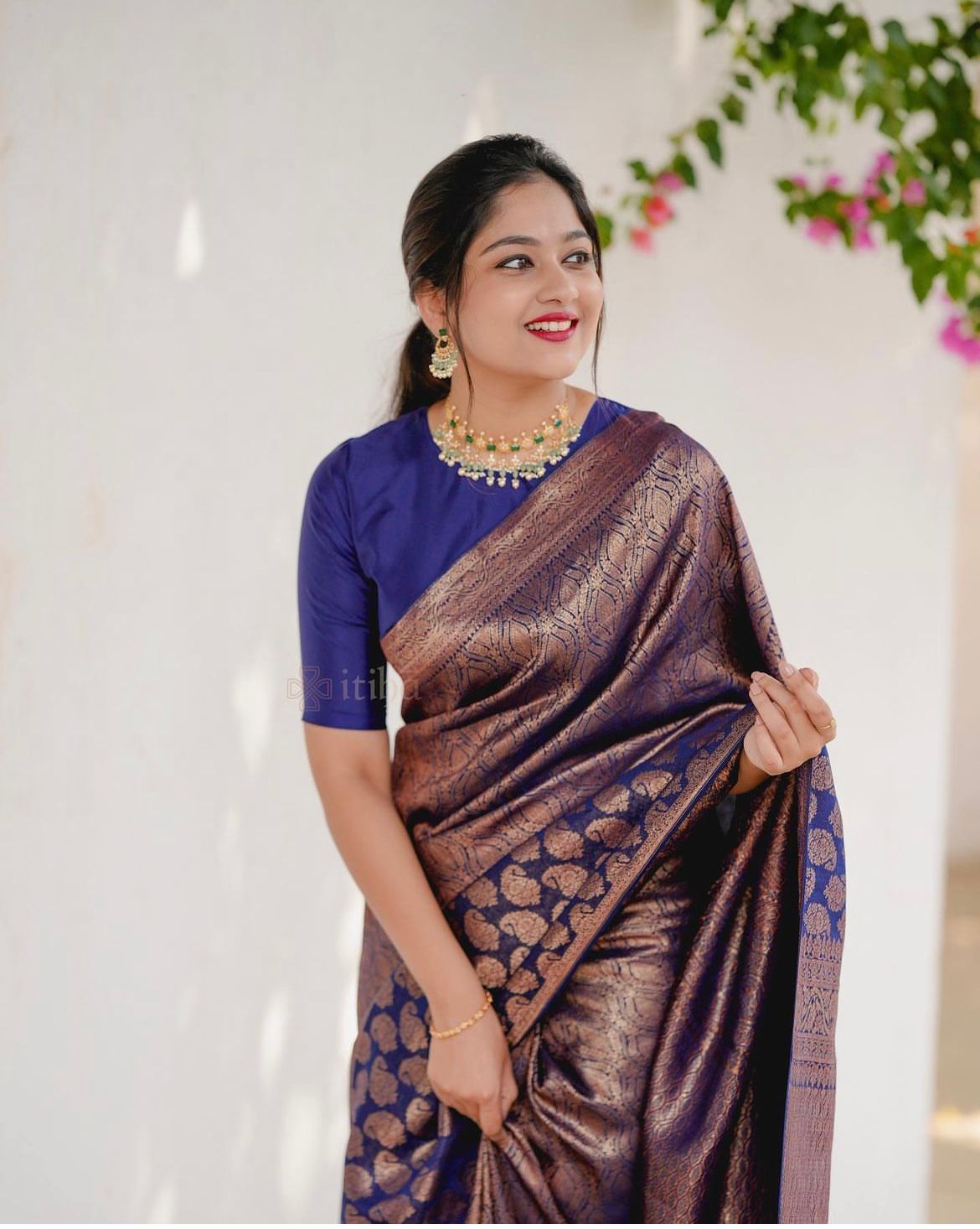 Vibe Check: Jacquard Border Silk Saree with Luxe Feels-Minimum Qty -10 Pic