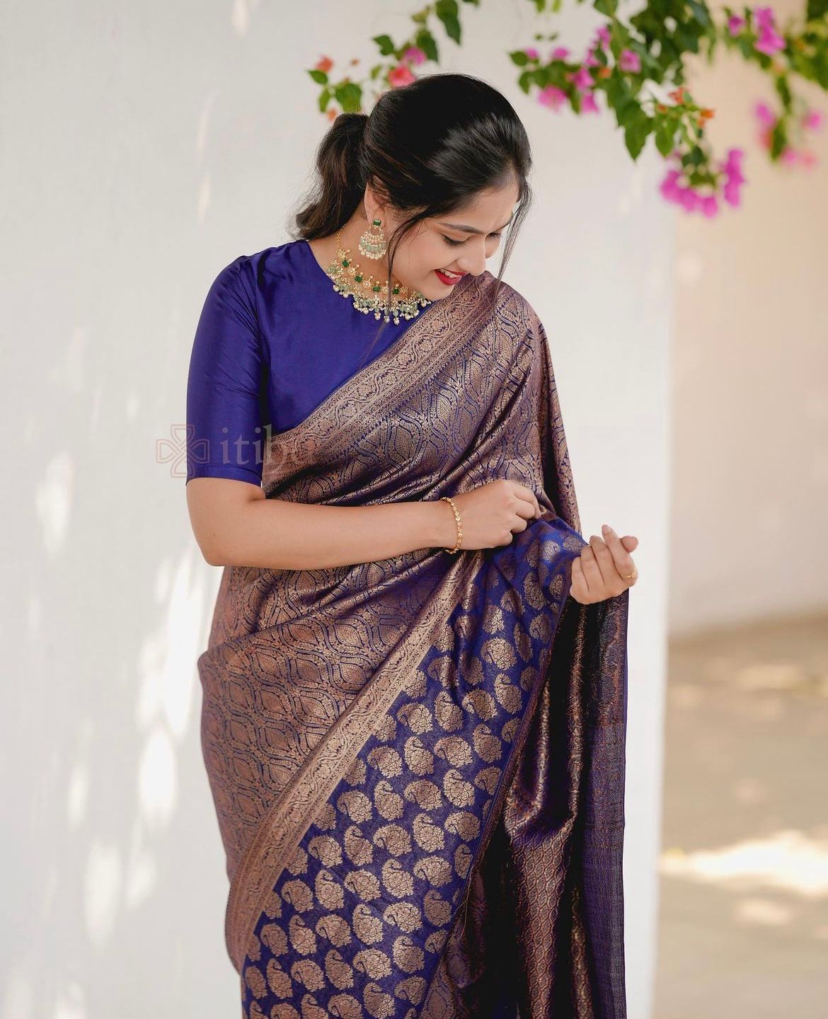 Vibe Check: Jacquard Border Silk Saree with Luxe Feels-Minimum Qty -10 Pic