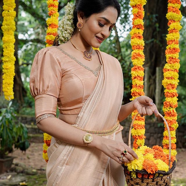Runglory Subtle Shine Kanjivaram Litchi Silk Saree