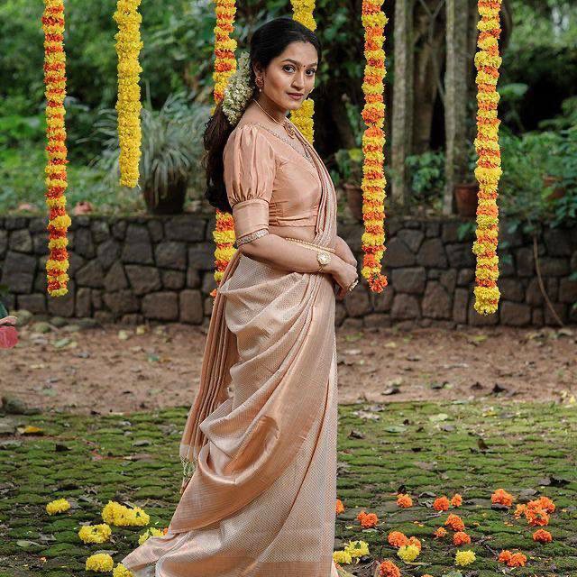 Runglory Subtle Shine Kanjivaram Litchi Silk Saree