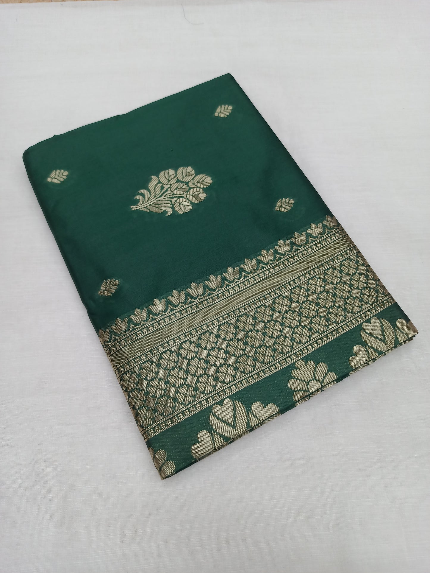 Drape And Dominate - Silk Saree with Luxe Jacquard Game-Minimum Qty -10 Pic