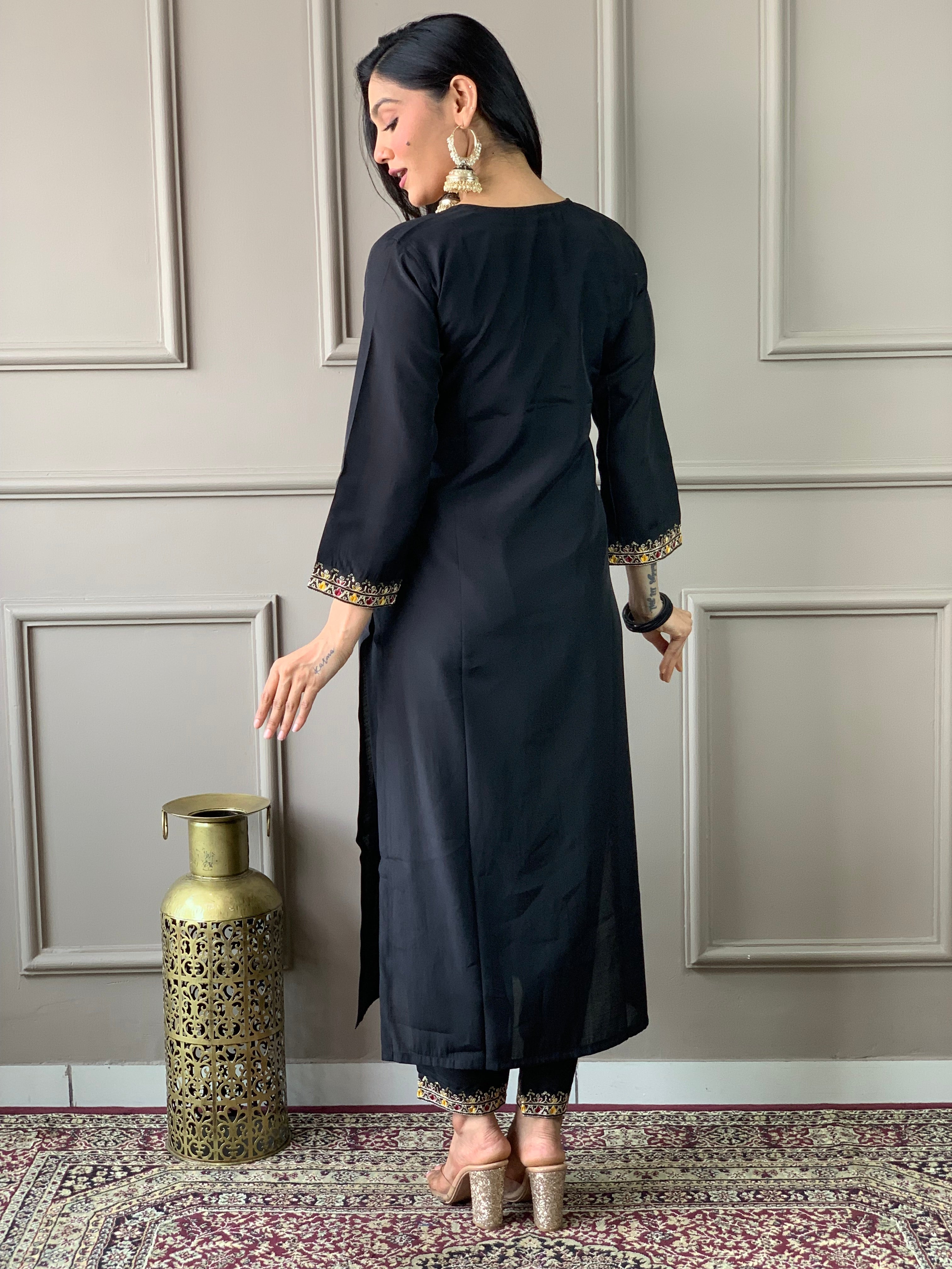 Floral Handwork Chanderi Kurta Payjam Set With Dupatta-Minimum Qty -10 Pic