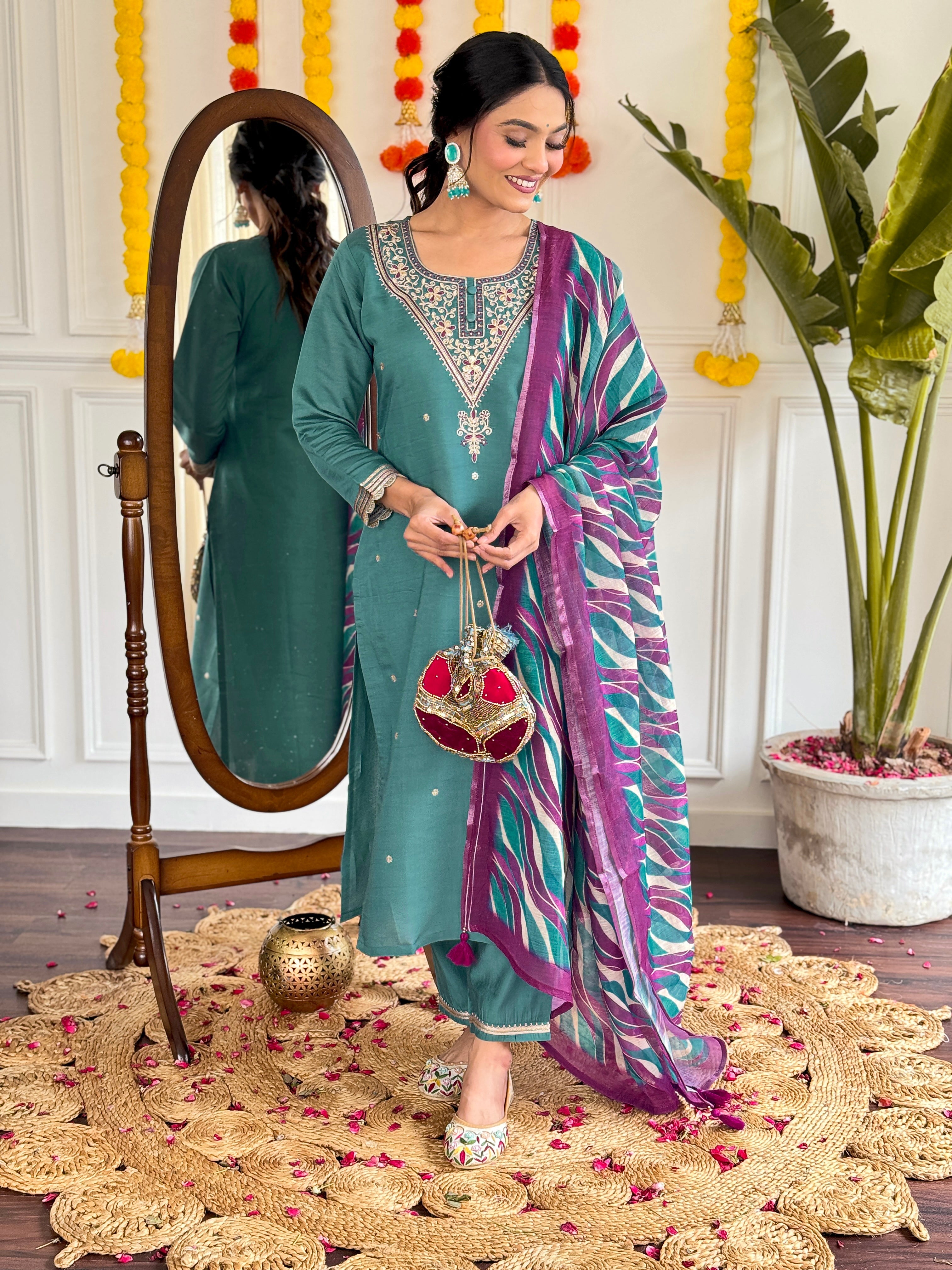 Women's Green Viscose Chanderi Embroidered Straight Kurta with Viscose Chanderi Pant And Linen Printed Dupatta Sets-Minimum Qty -10 Pic