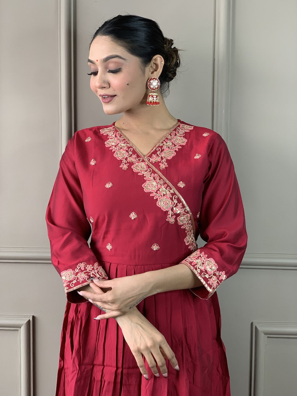 Women's Red Viscose Chanderi Embroidered Straight Kurta with Viscose Chanderi Pant And Organza Printed Dupatta Sets