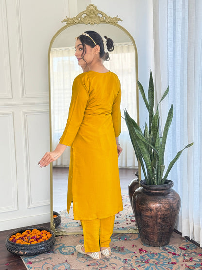 Women's Musterd Yellow Viscose Chanderi Embroidered Straight Kurta with Viscose Chanderi Pant And Chinnon Printed Dupatta Sets-Minimum Qty -10 Pic