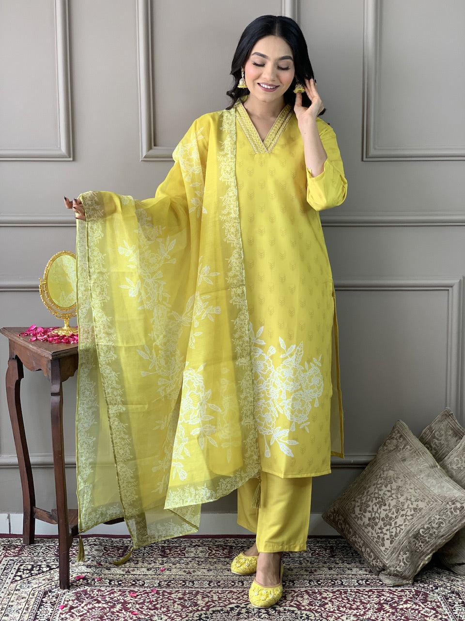 Women Viscose Chanderi Kurta With Pant And Heavy Embroidery Dupata Set
