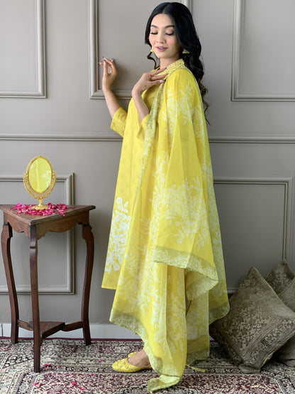Women Viscose Chanderi Kurta With Pant And Heavy Embroidery Dupata Set