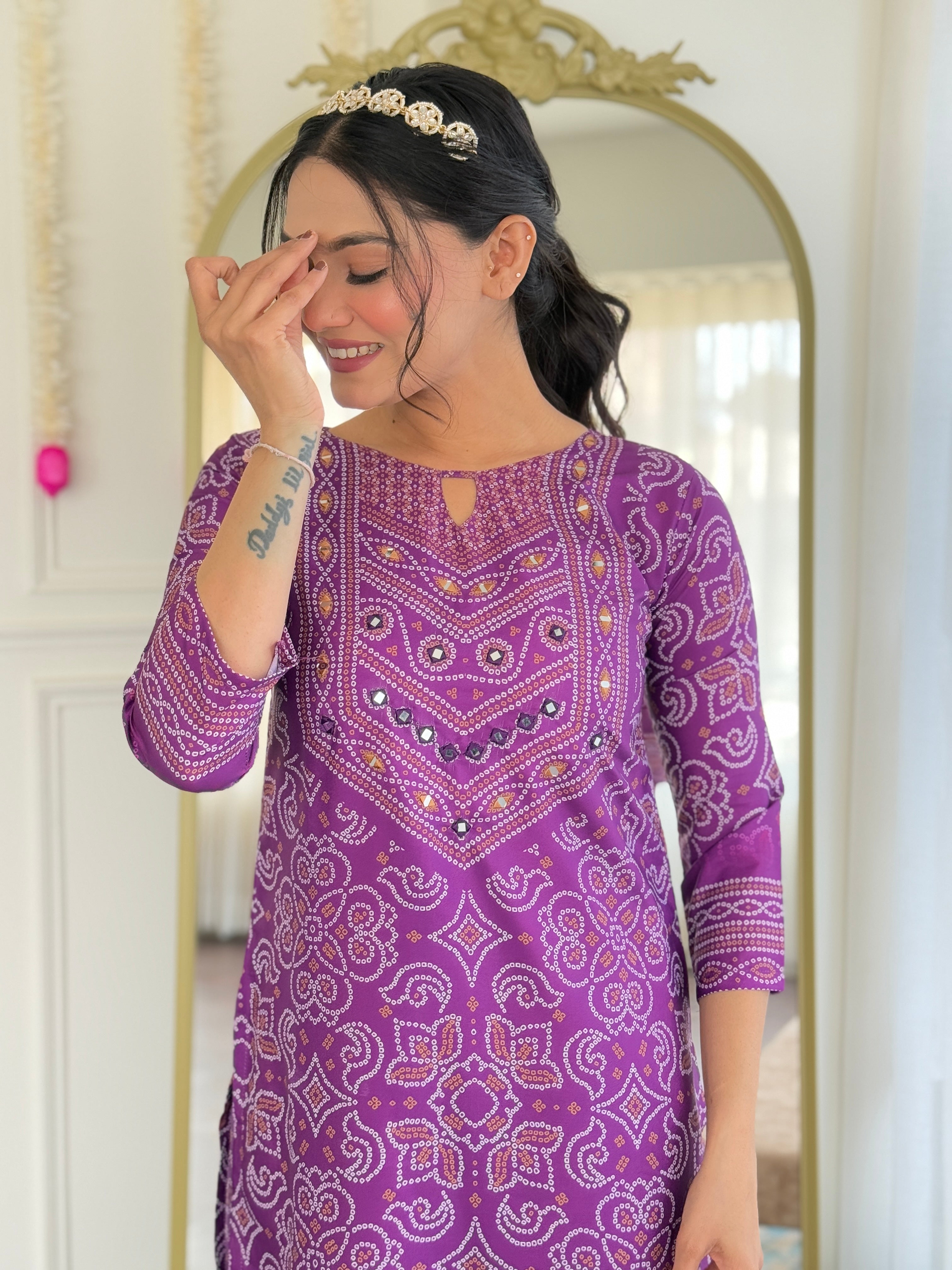 Women French Crepe Kurta With Gadhwal Silk Pant And Chinnin Dupata Set