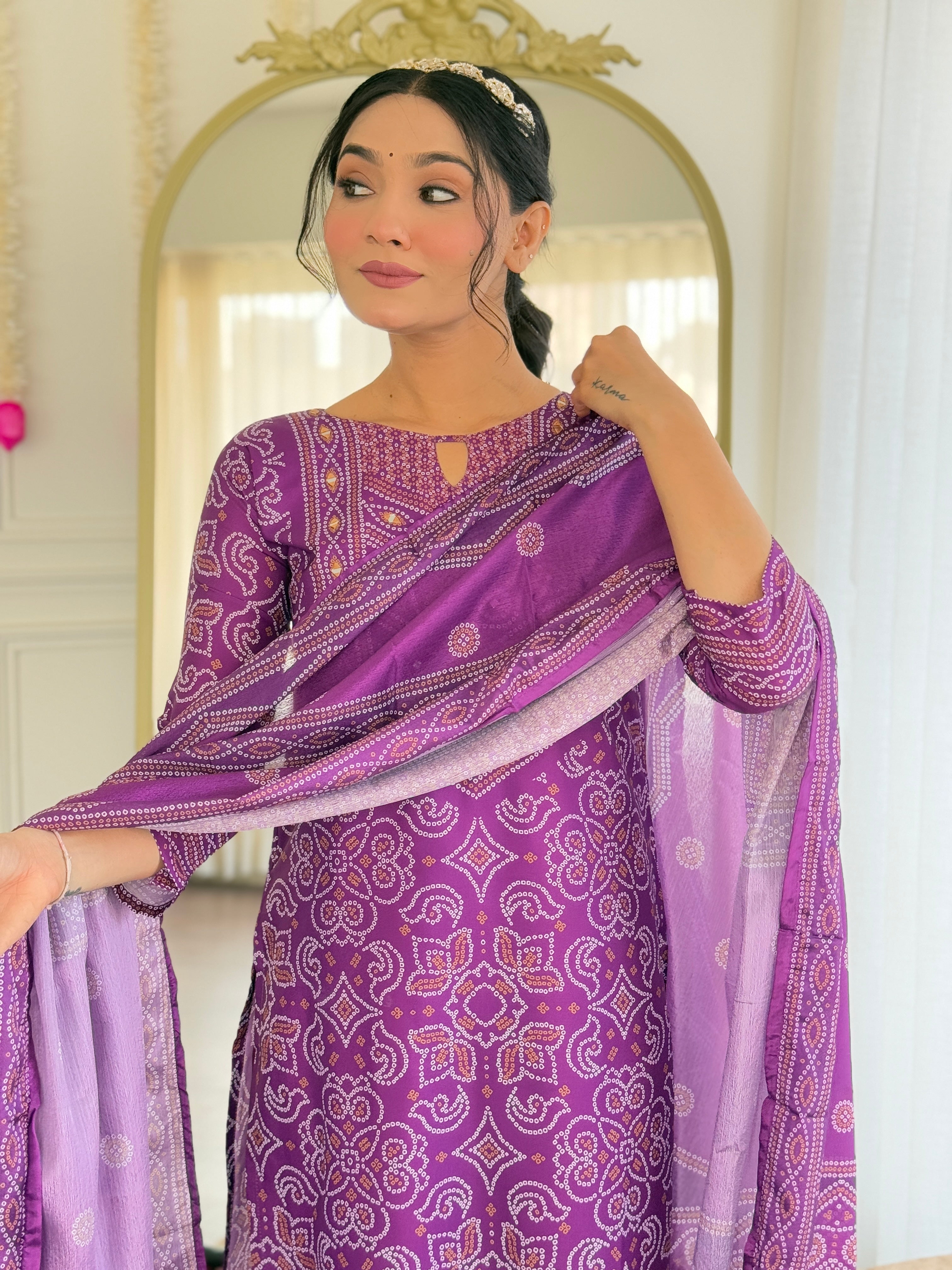 Women French Crepe Kurta With Gadhwal Silk Pant And Chinnin Dupata Set