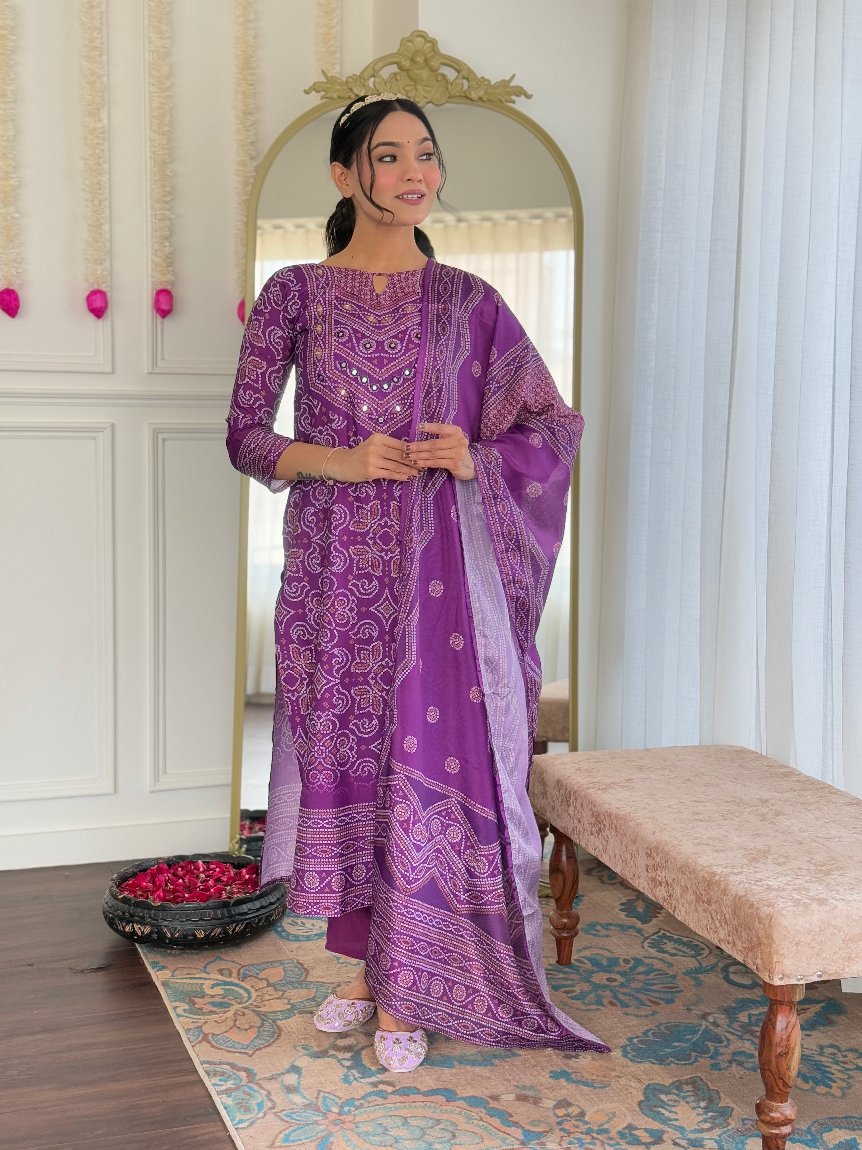 Women French Crepe Kurta With Gadhwal Silk Pant And Chinnin Dupata Set
