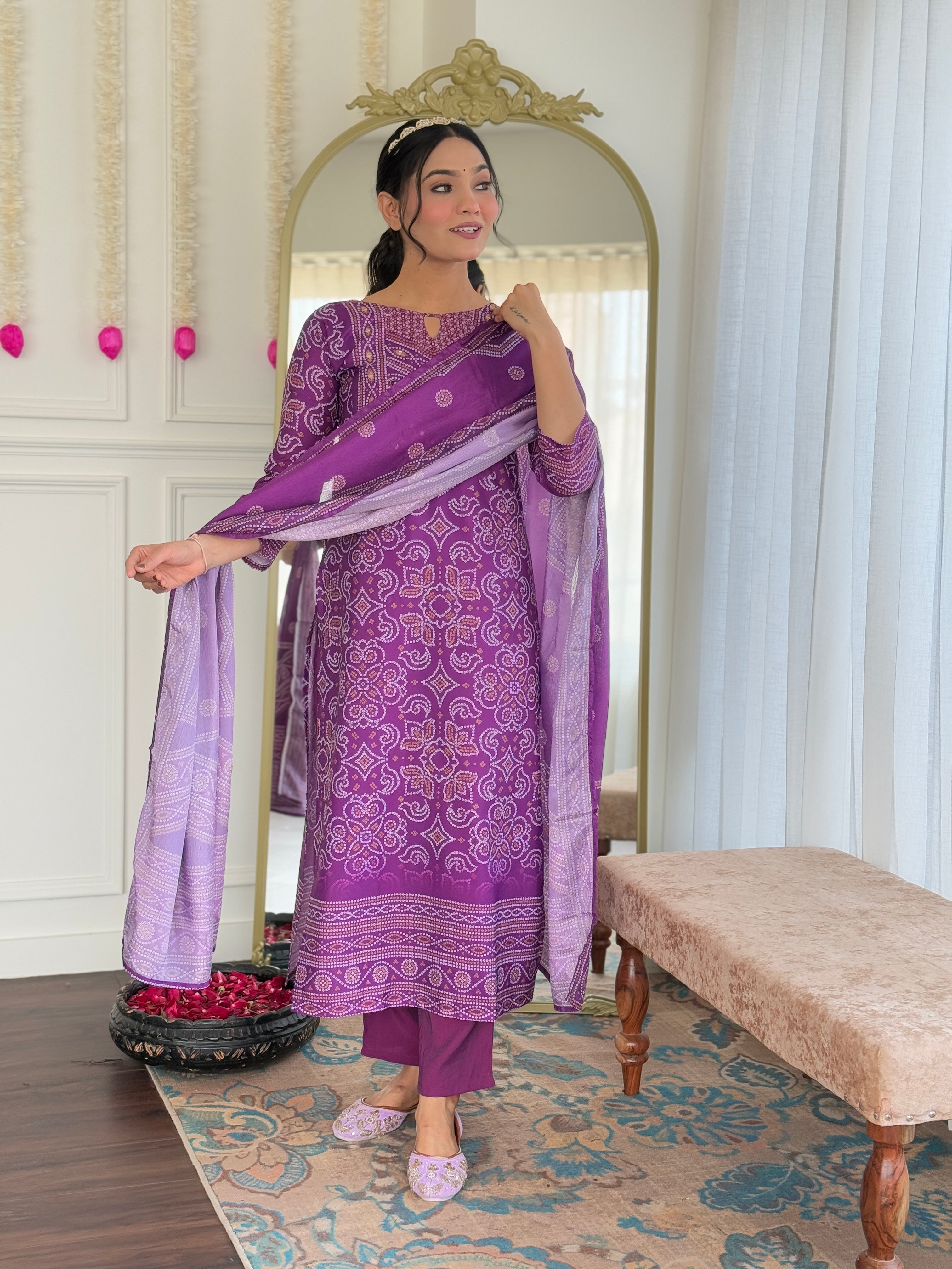Women French Crepe Kurta With Gadhwal Silk Pant And Chinnin Dupata Set