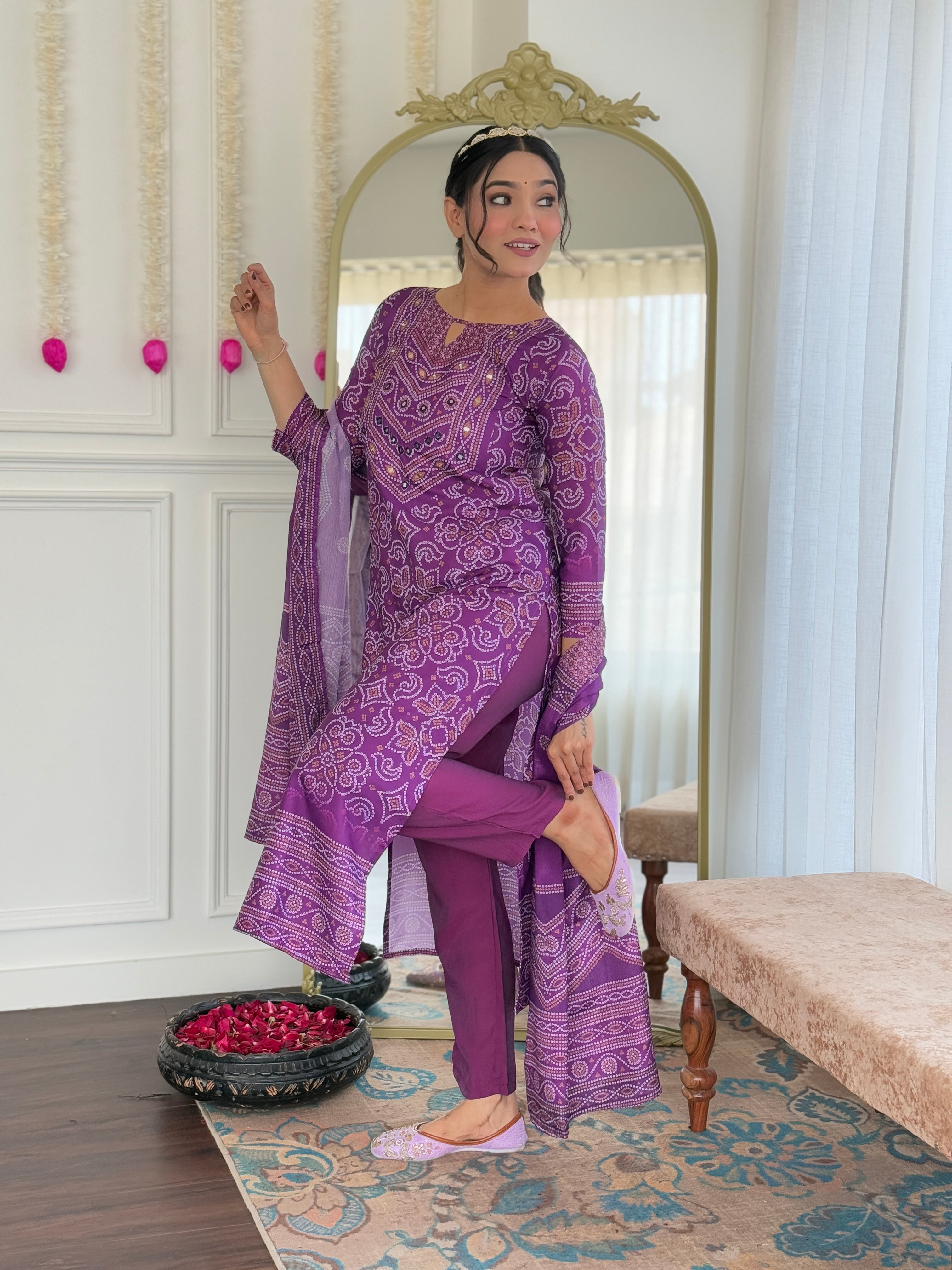 Women French Crepe Kurta With Gadhwal Silk Pant And Chinnin Dupata Set