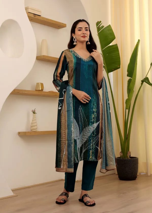 Women's Rayon Slub Embroidered Kurta with Rayon Slub Pant And Chanderi Dupatta Sets-Minimum Qty -10 Pic