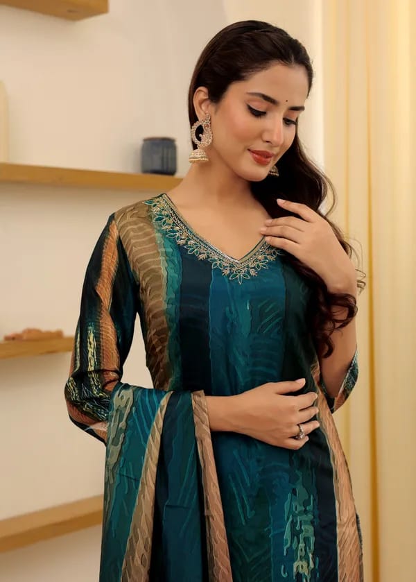 Women's Rayon Slub Embroidered Kurta with Rayon Slub Pant And Chanderi Dupatta Sets-Minimum Qty -10 Pic