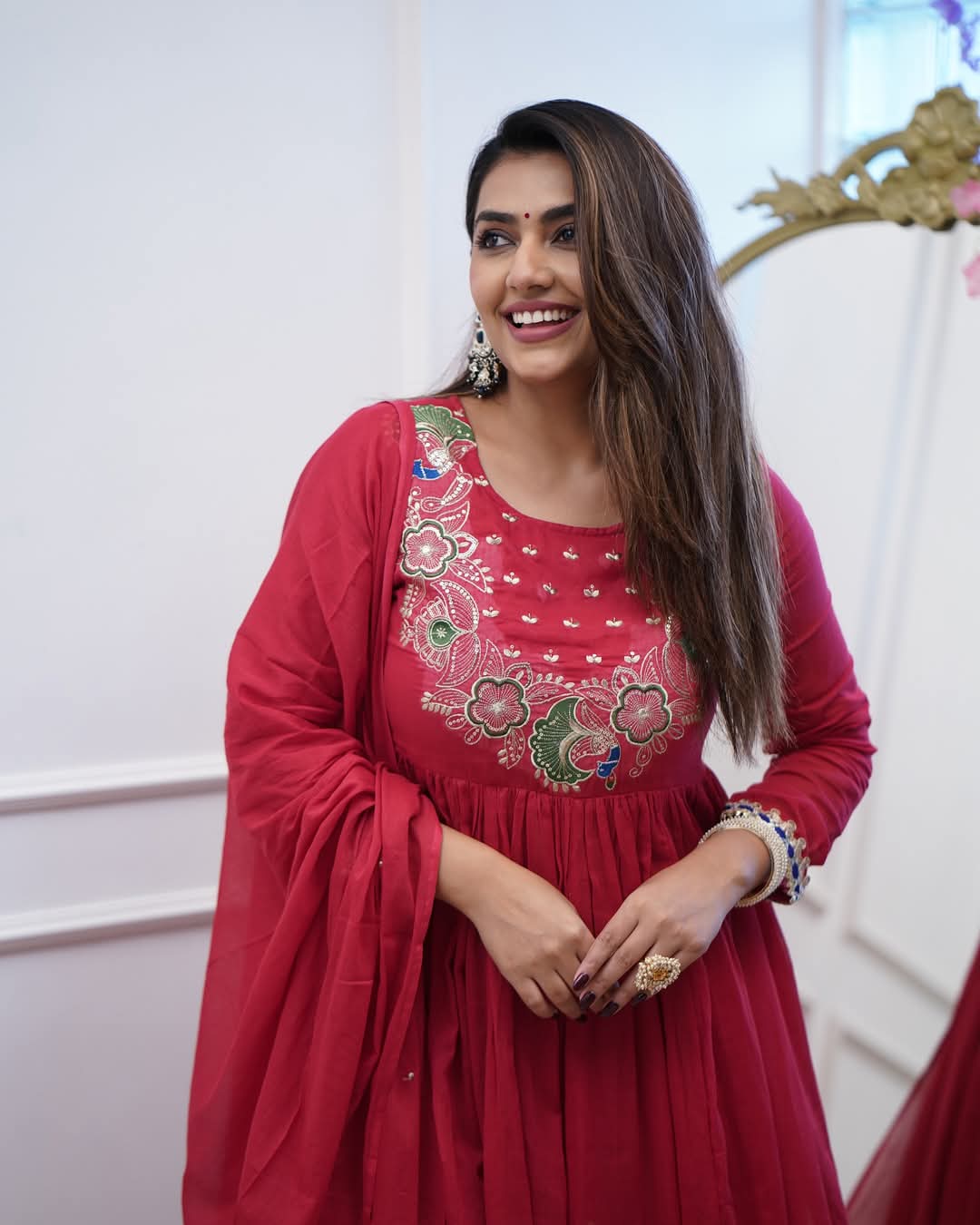 Women's Chinnon Embroidered Kurta with Chinnon Pant And Chanderi Dupatta Sets