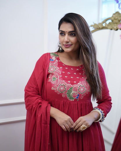 Women's Chinnon Embroidered Kurta with Chinnon Pant And Chanderi Dupatta Sets
