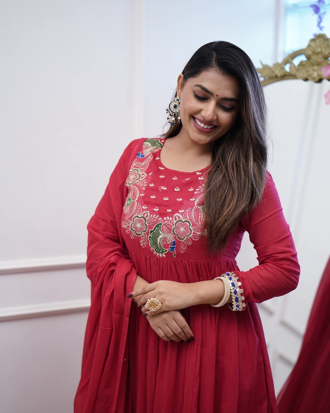 Women's Chinnon Embroidered Kurta with Chinnon Pant And Chanderi Dupatta Sets