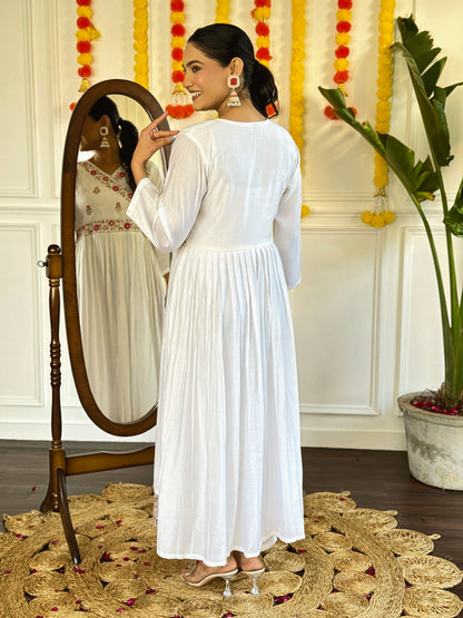 Women Viscose Organza Kurta With Viscose Pant And Jacquard Dupata Set