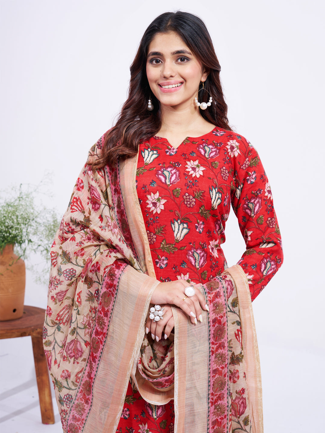 Elegant Ethnic 3-Piece Set - Kurti, Pant And Fancy Dupatta
