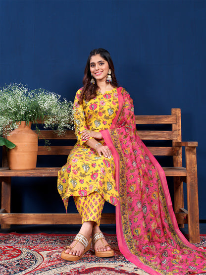 Classic Indian Wear - Kurti Pant with Ornate Dupatta