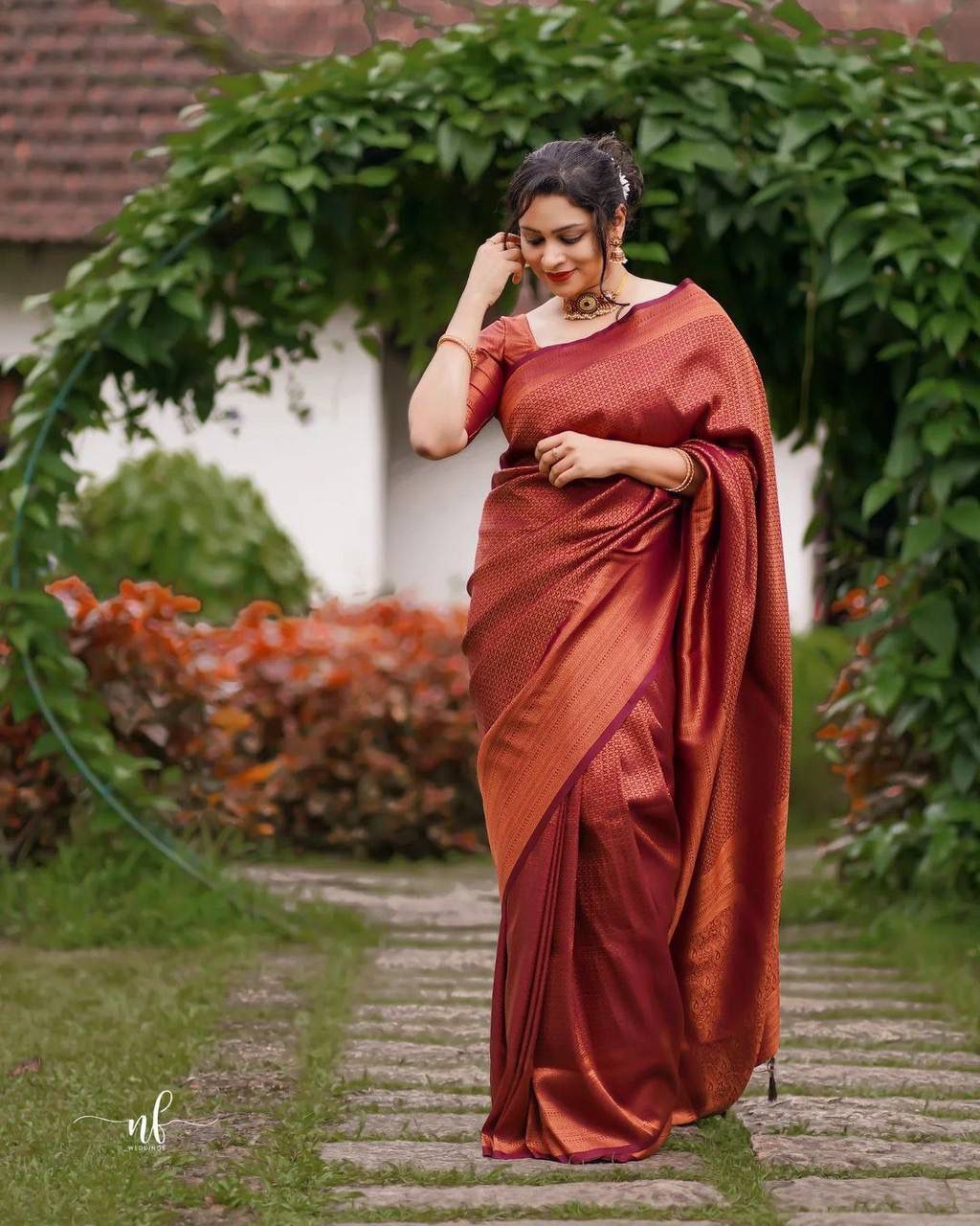 Runglory Timeless Maroon Banarasi Silk Saree-Minimum Qty -10 Pic