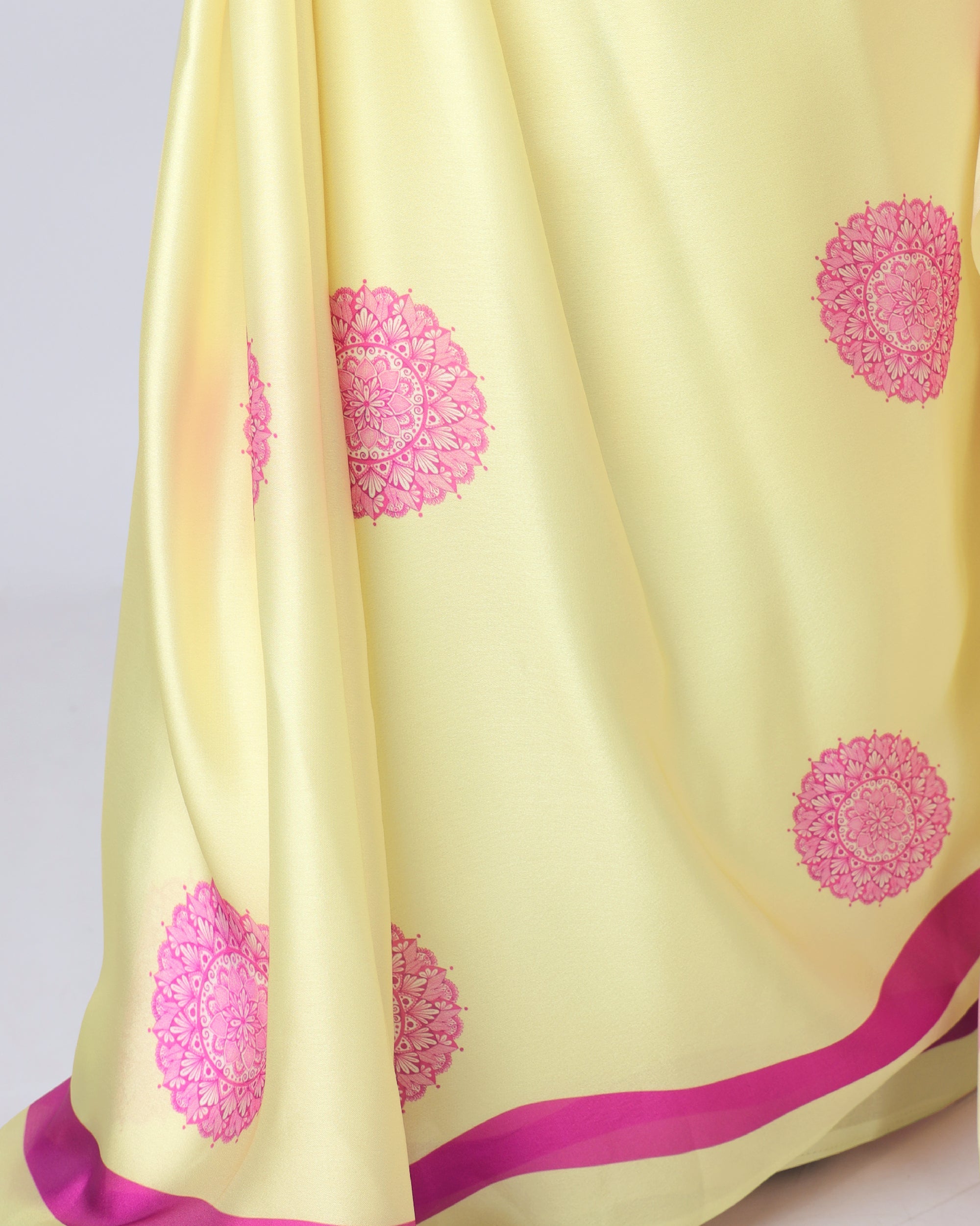 Exclusive Trendy Freehand Mandala Saree