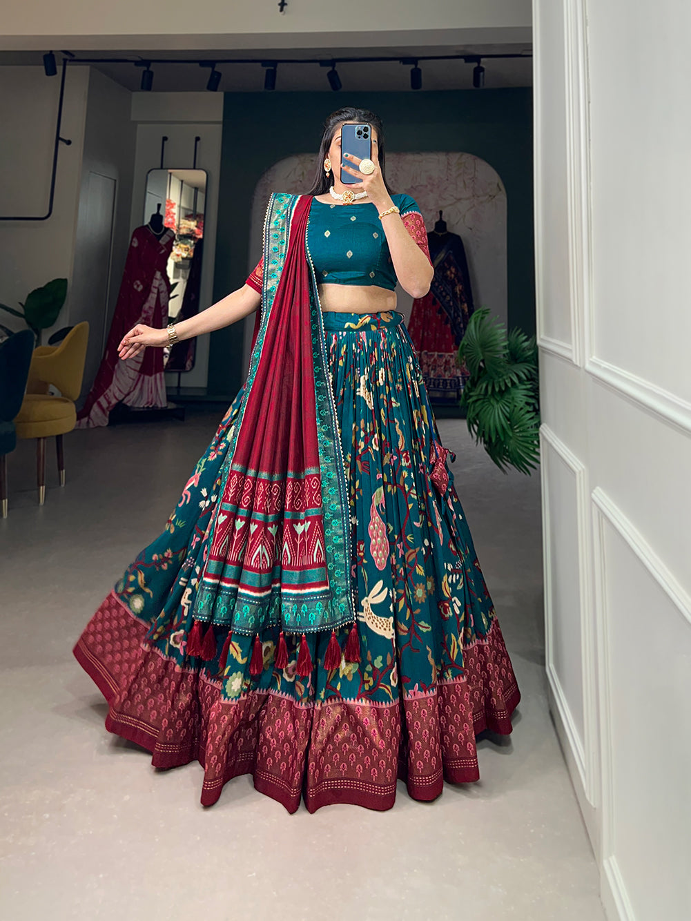 PatolaNoor Lehenga Set – Ethnic Prints with Gotta Patti Borders-Minimum Qty -10 Pic