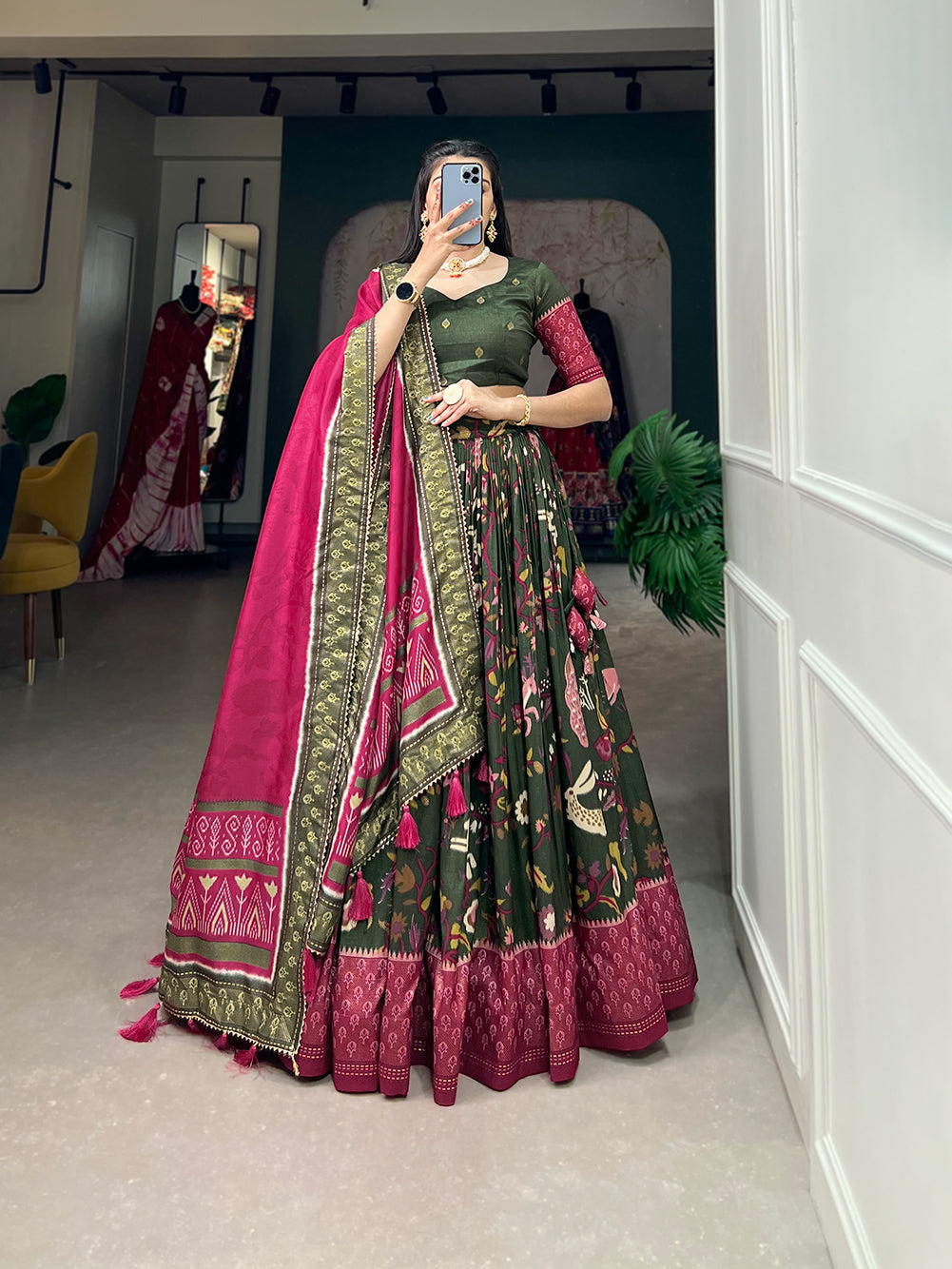 PatolaNoor Lehenga Set – Ethnic Prints with Gotta Patti Borders-Minimum Qty -10 Pic
