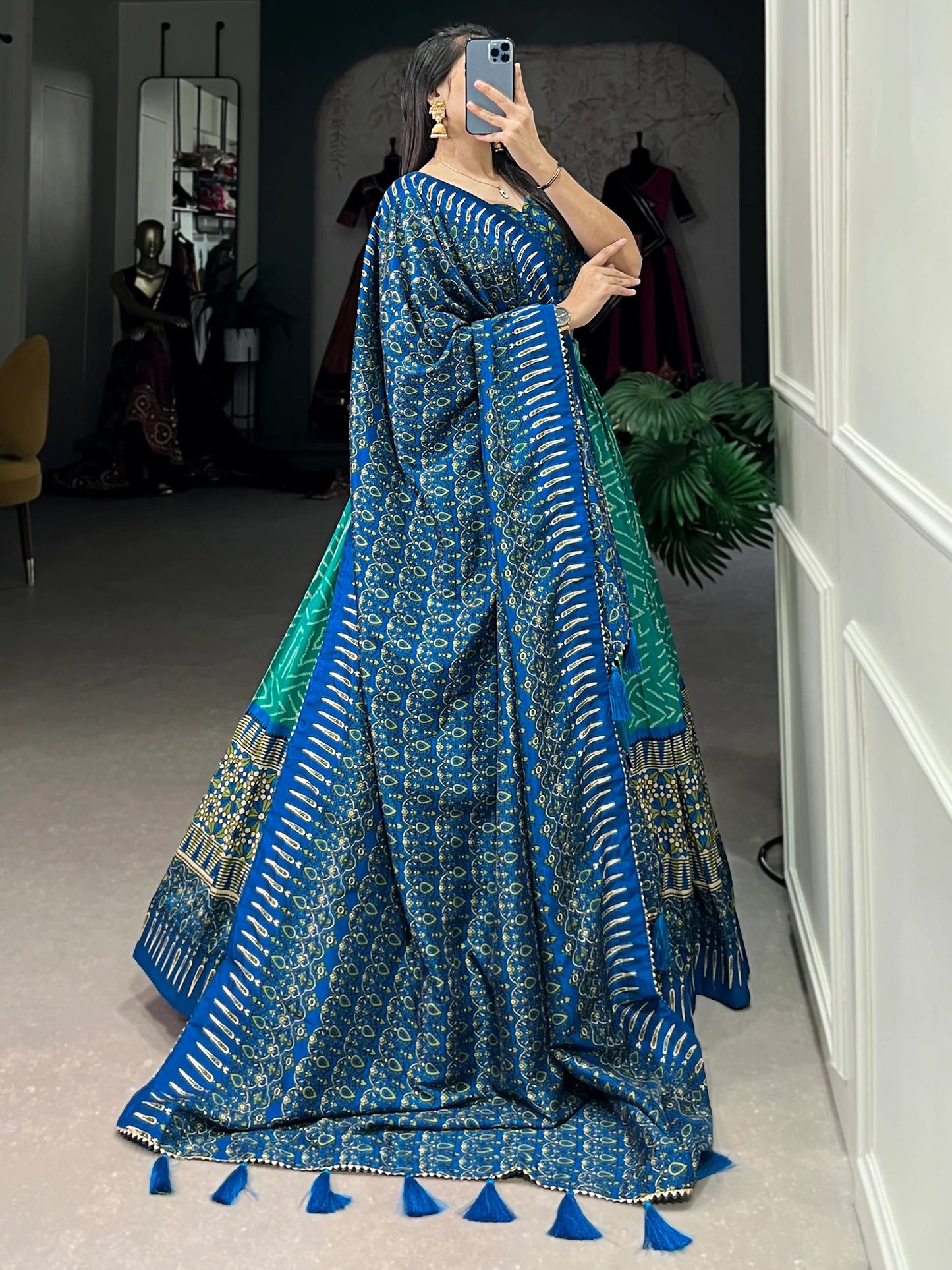 BhavyaKari Lehenga – Regal Prints with Foil And Lace Luxe-Minimum Qty -10 Pic