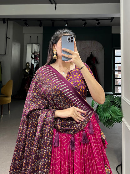 BhavyaKari Lehenga – Regal Prints with Foil And Lace Luxe-Minimum Qty -10 Pic