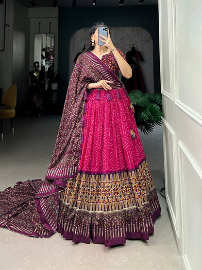 BhavyaKari Lehenga – Regal Prints with Foil And Lace Luxe-Minimum Qty -10 Pic