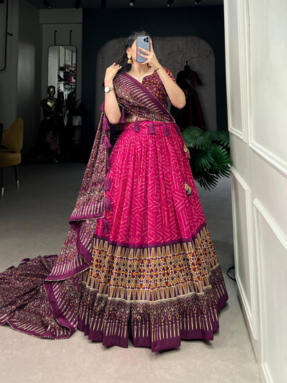 BhavyaKari Lehenga – Regal Prints with Foil And Lace Luxe-Minimum Qty -10 Pic