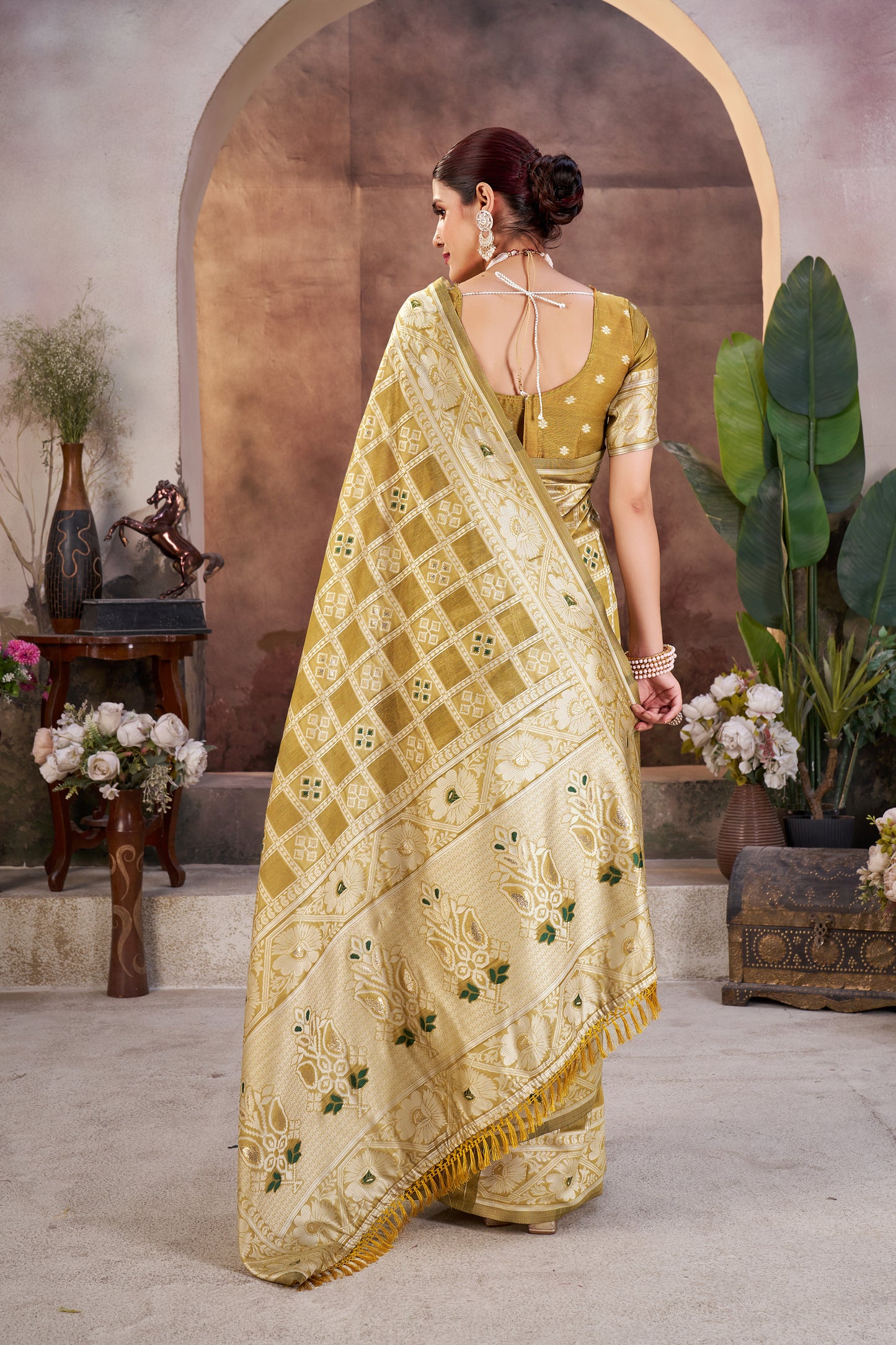 Luxurious Gharchola Bandhani Cotton Saree With Unstitched Blouse