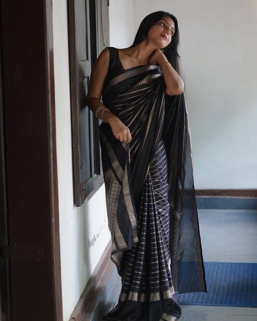 Traditional Banarasi Silk Saree with Stripes Motif Zari Brilliance Work-Minimum Qty -10 Pic